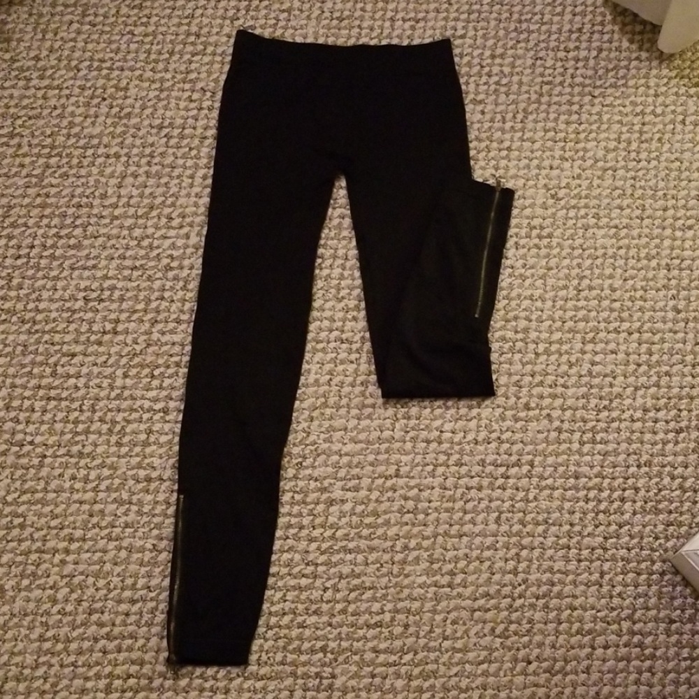 Black leggings